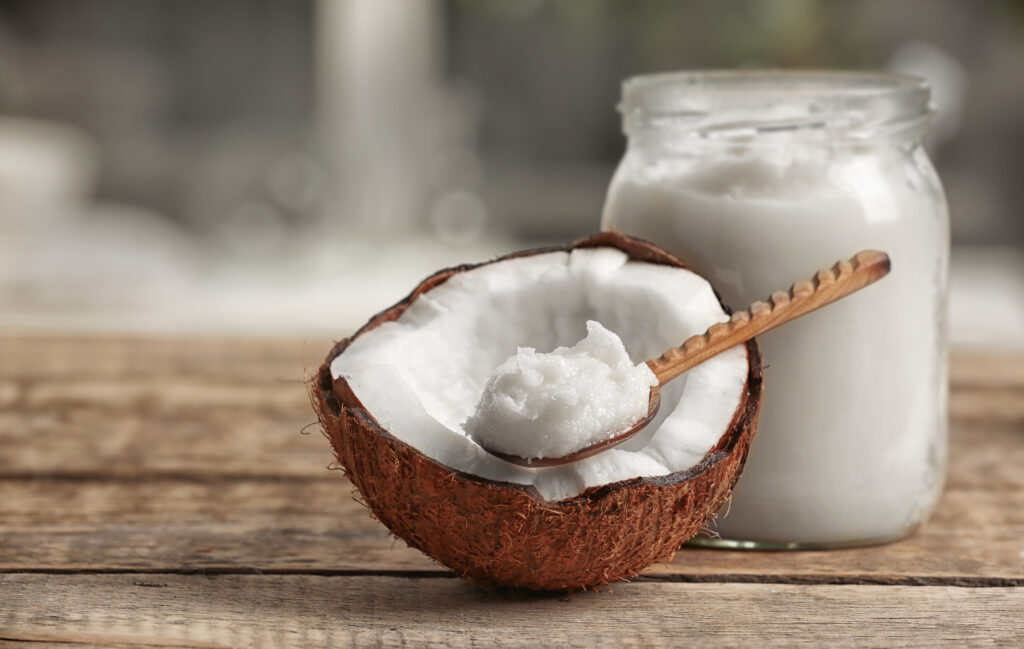 ココナッツオイル　使い方　美容と健康